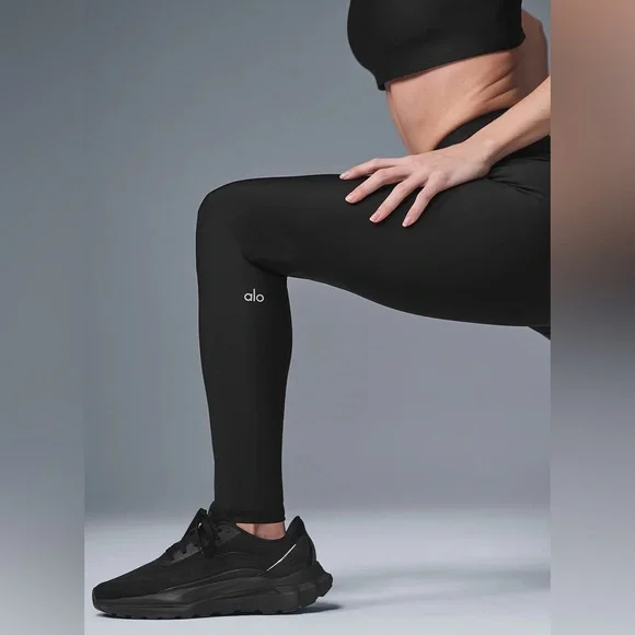 ALO Yoga Women's Sleek Black Leggings size Small - Picture 4 of 11